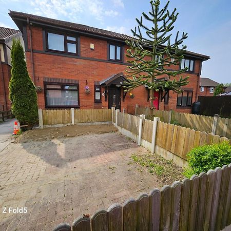 Brigstock Holidays House Manchester Exterior photo