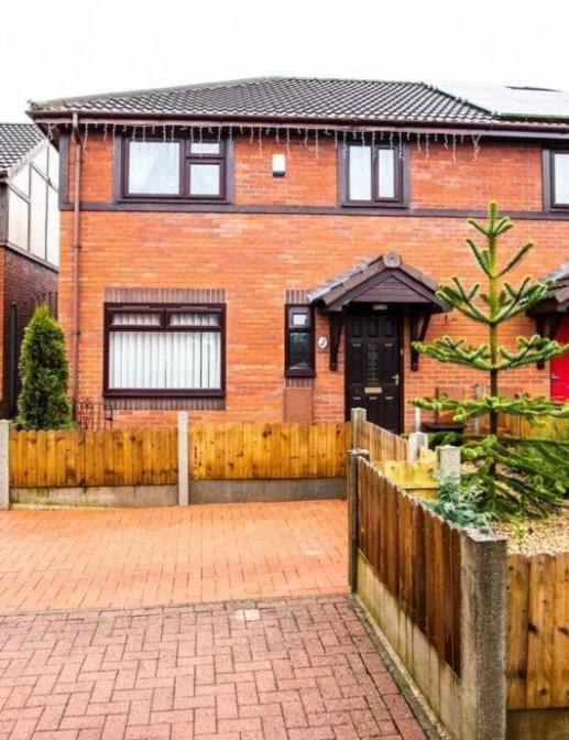Brigstock Holidays House Manchester Exterior photo